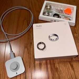 Oura Ring 4 Silver size 6